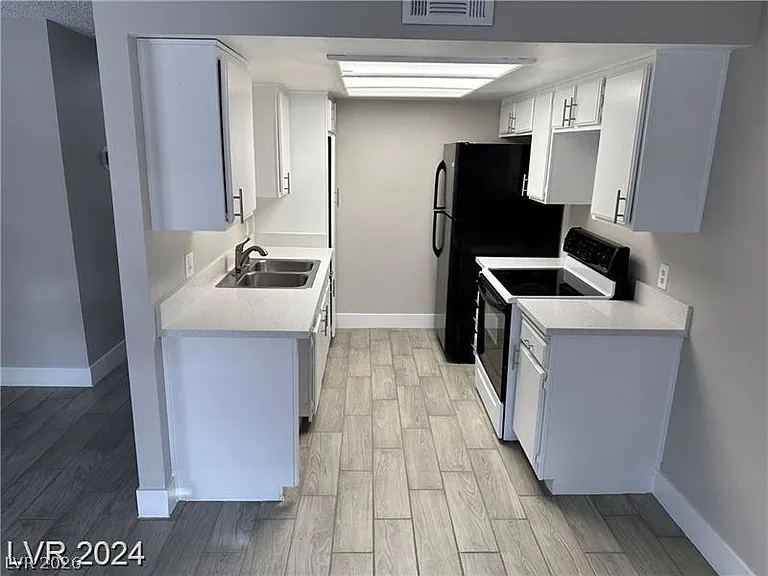 1887 Apricot Ct — Photo 6