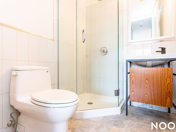 2nd image of 756 Myrtle Ave APT 4L