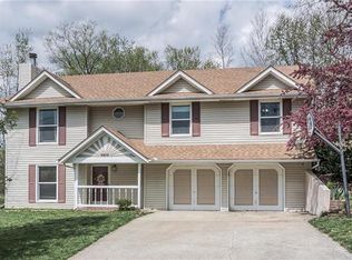 6619 NW Hidden Valley Rd, Parkville, MO 64152