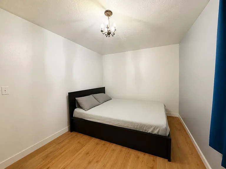 716 Parkway Ct NE — Photo 12