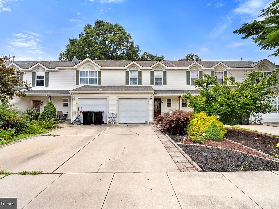1st image of 2225 Laurie Ct