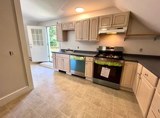 96 Larch St Floor 3, Providence, RI 02906