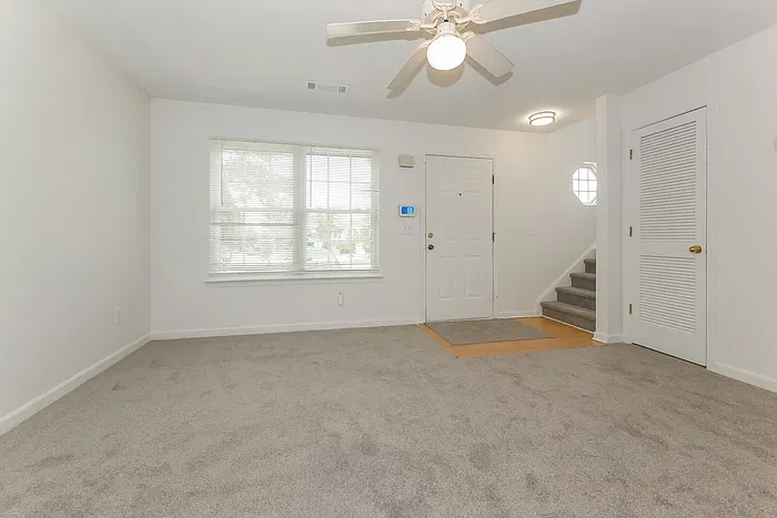 2 bed, 2.5 bath, 1150 sqft, $1,545 — Photo 2