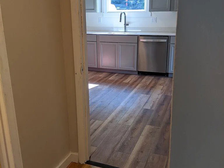 900 Gertrude Ave — Photo 3