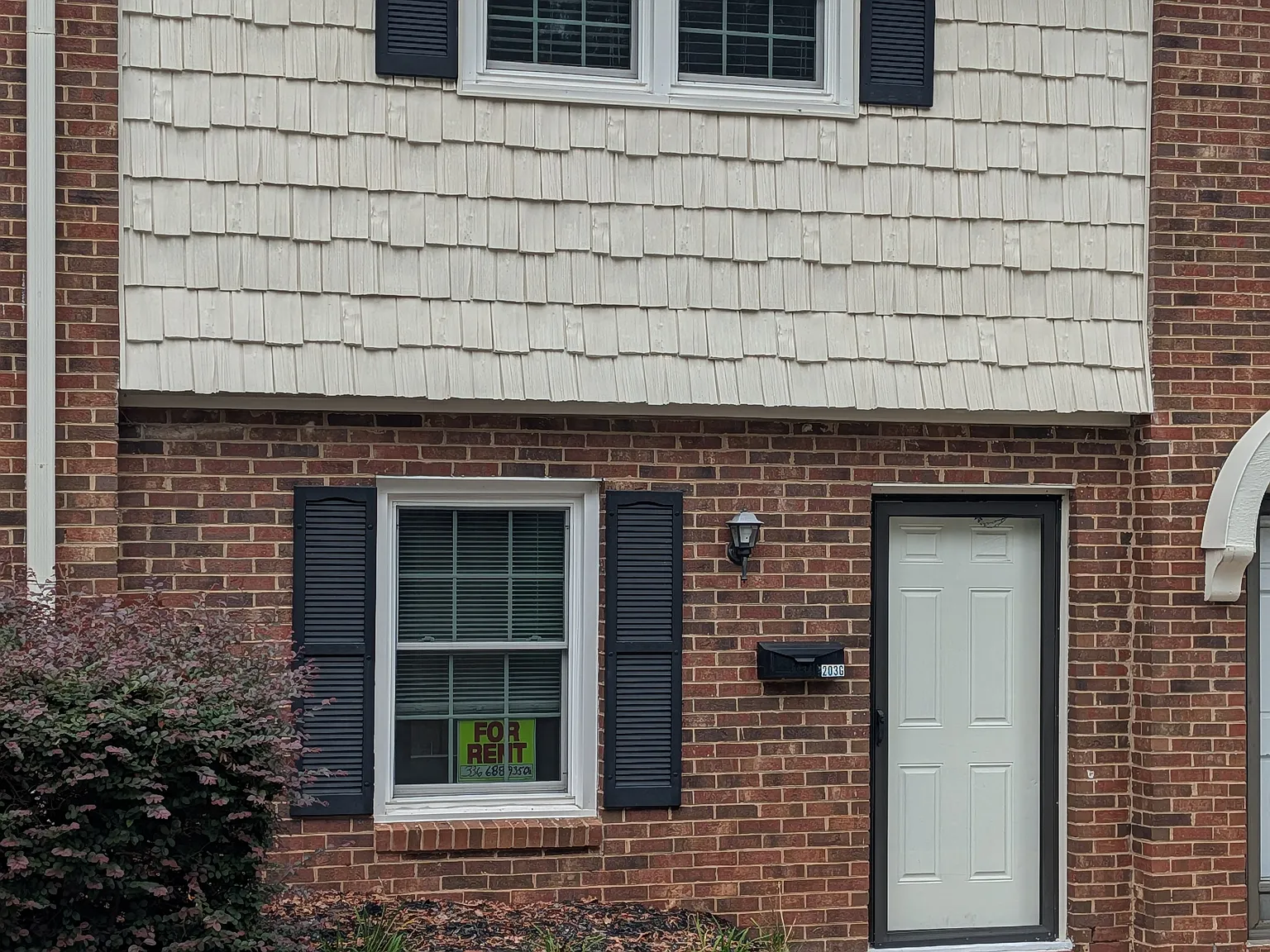 2 bed, 1.5 bath, 1175 sqft, $1,195 — Photo 1