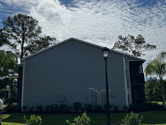 2nd image of 3740 Idlebrook Cir APT 202