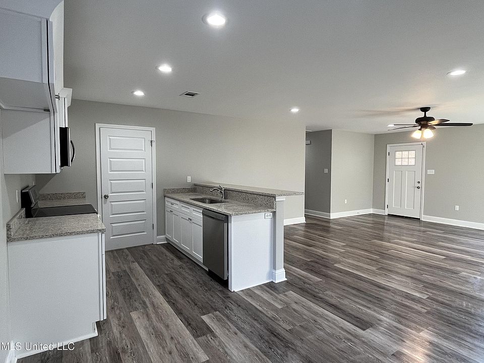 18 Matthews Rd, Carriere, MS 39426 Zillow