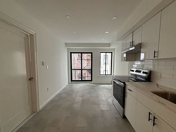 2nd image of 346 W 53rd St APT 2R