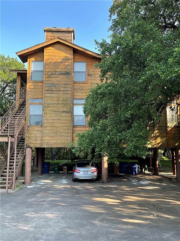 2 bed, 1050 sqft, $1,375 — Photo 1