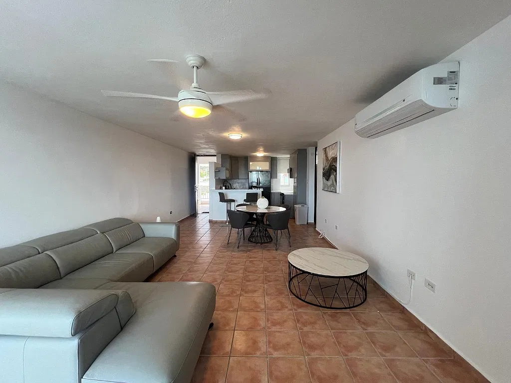3 bed, 2.0 bath, 1961 sqft, $1,600 — Photo 4