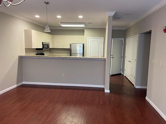 4th image of 301 E Ml King Blvd Unit 203