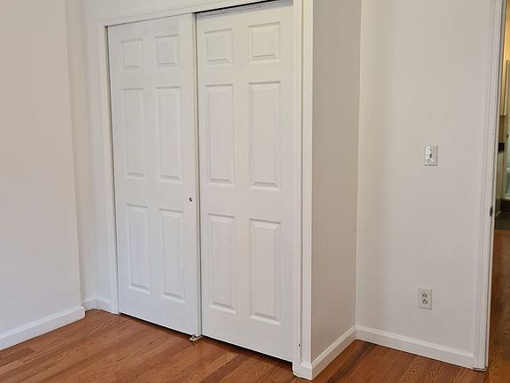 4th image of 103 Allen St #10B