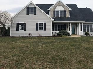 101 Gray Fox Ln, Wernersville, PA 19565