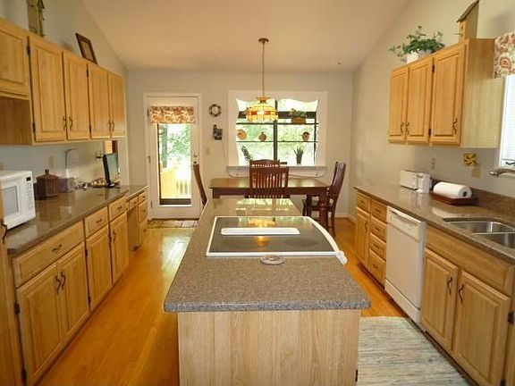 3rd image of 7593 Windy Knoll Dr