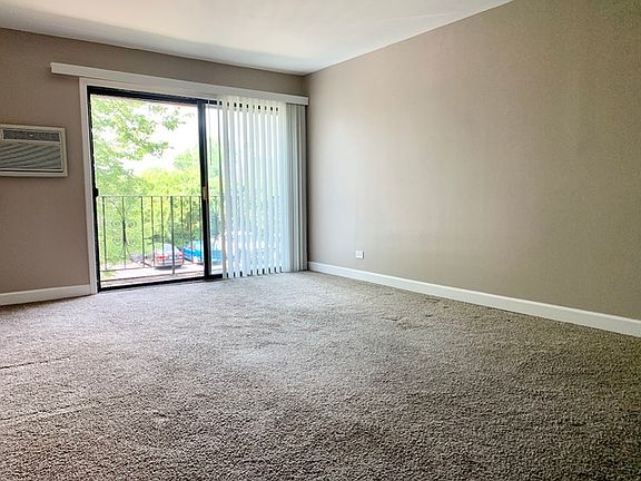 2nd image of 965 Westmoreland Dr APT 5