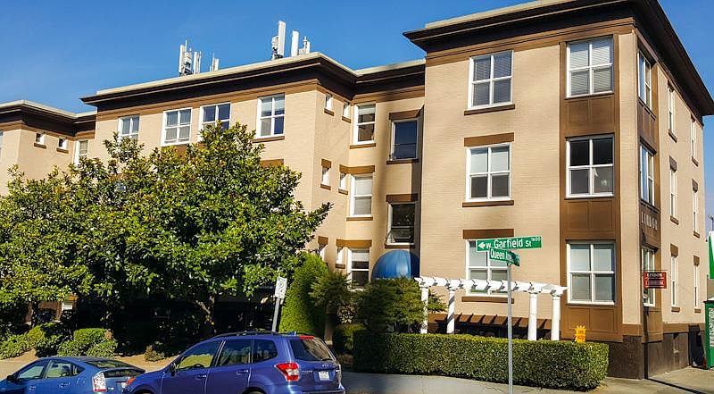 1st image of 4 & 10 W Garfield St #1