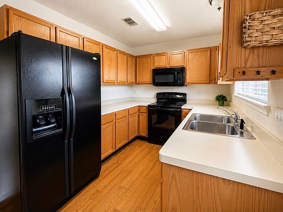 3rd image of 27 E Mountain Creek Ct #5