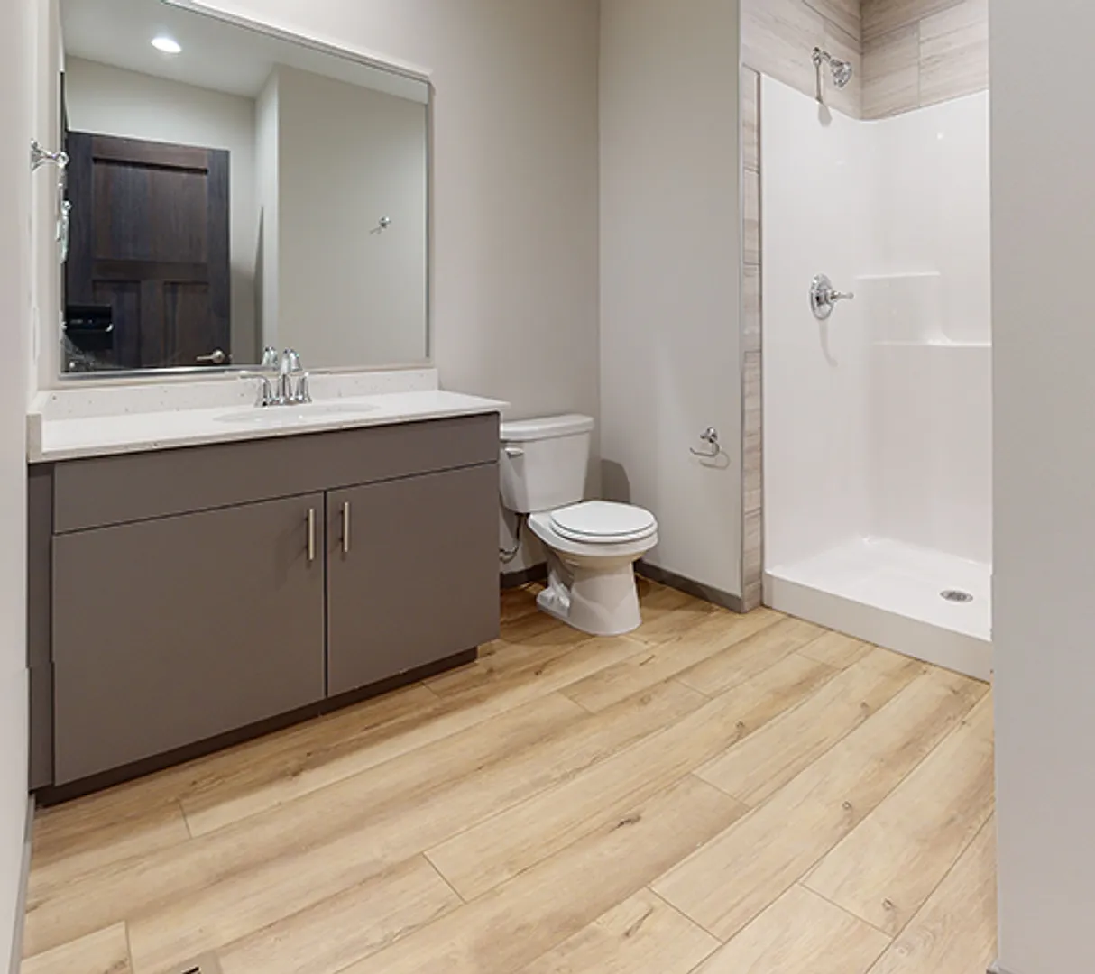 7 bed 3 bath house — Photo 4