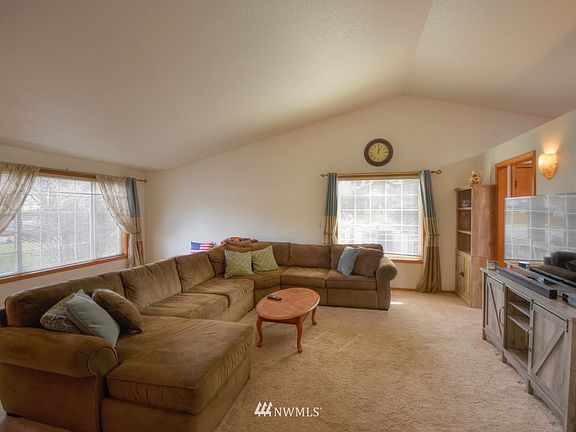 5th image of 1111 Scarlet Oak Drive SE