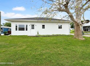 105 E New Market St, Freeburg, PA 17827