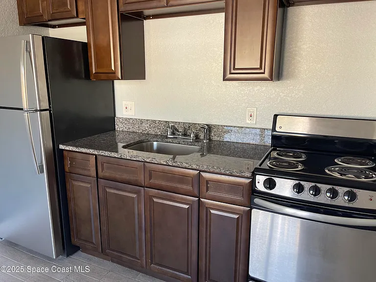 6100 Ridgewood Ave #7 — Photo 9