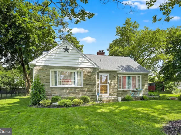 15 Overlook Ave, Lancaster, PA 17601