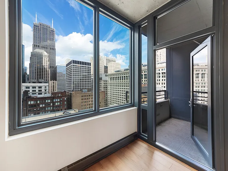 235 W Van Buren St #2217 — Photo 8