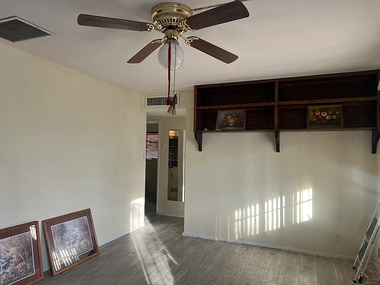 1421 E Elm St — Photo 5