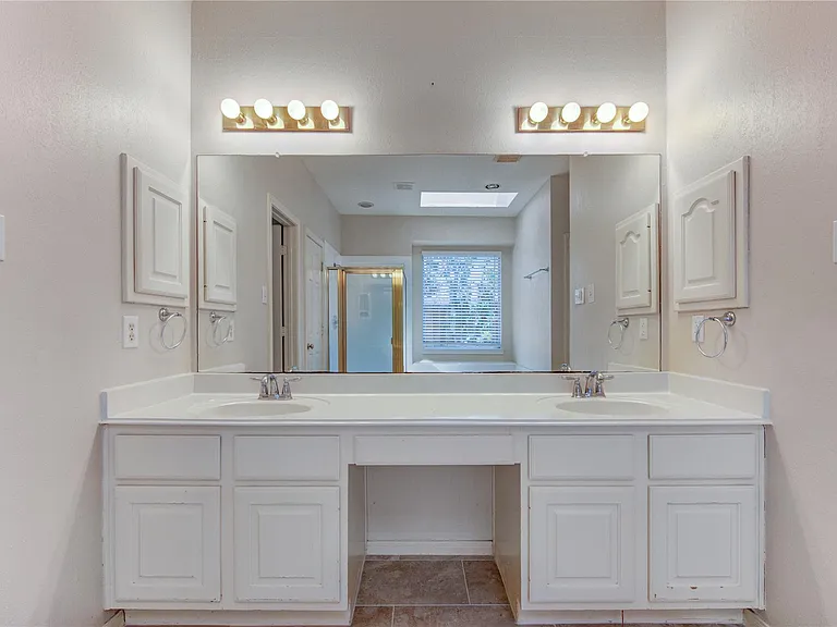 1107 Magnolia Woods Ct — Photo 26