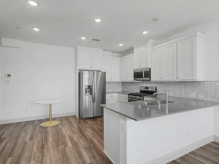 6032 Silverado Trl — Photo 9