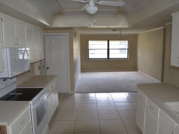 3rd image of 625 SE Forgal Street