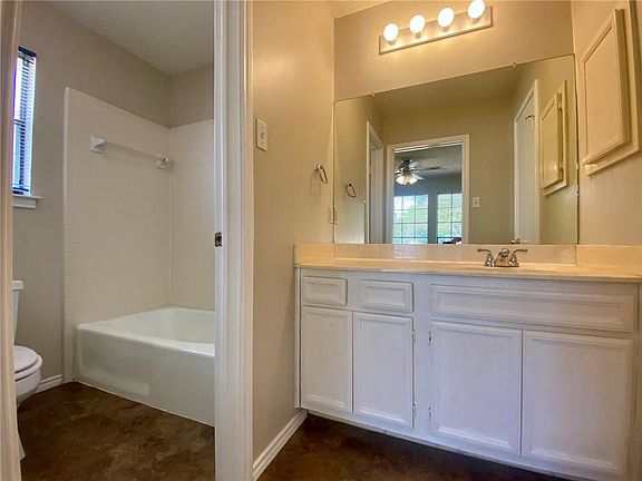 3rd image of 1503 Lantana Dr