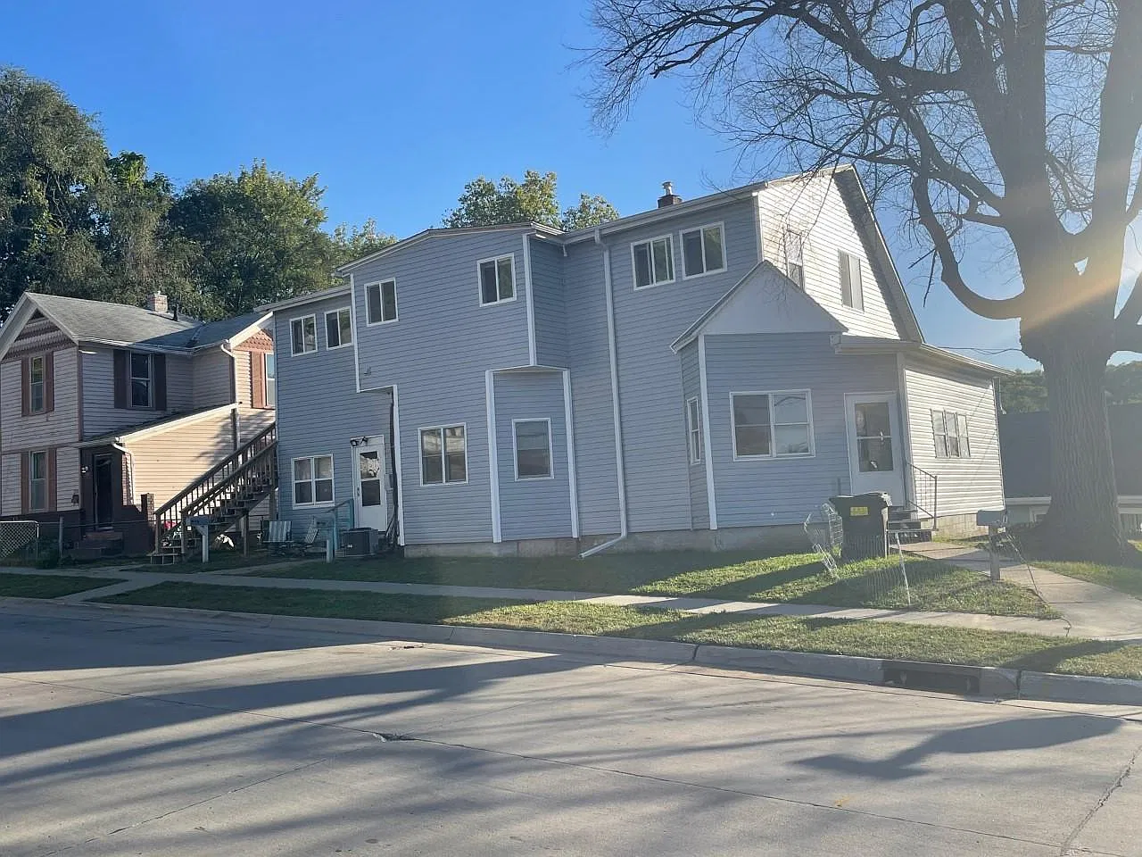 325 Voorhis St — Photo 3