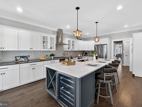 5th image of 614 Brightwood Club Dr #614