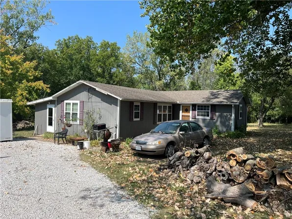 20600 S State Route J, Peculiar, MO 64078