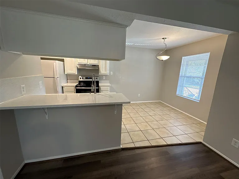 318 S Poplar St #3 — Photo 5