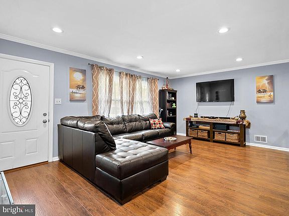 4th image of 8305 Keeler St