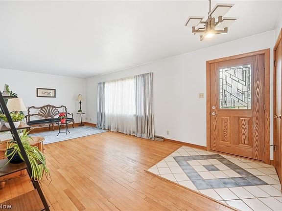 3rd image of 26 Garfield St