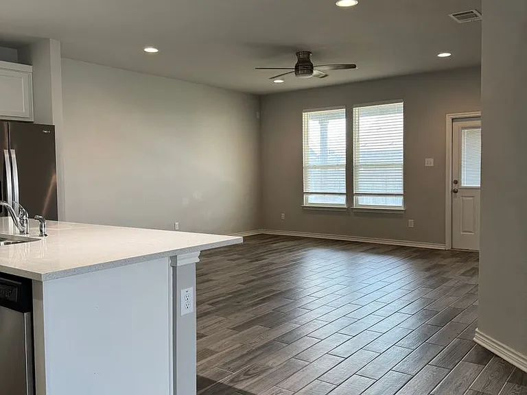332 McLintock Rd — Photo 10