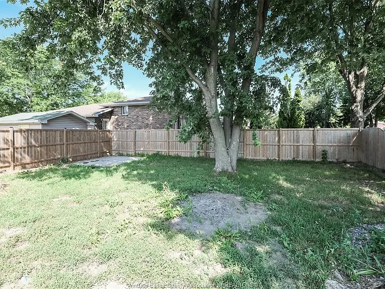 3309 Aurora Dr — Photo 24