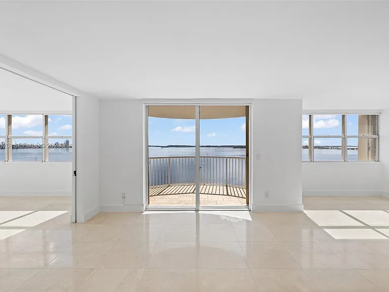 1420 Brickell Bay Dr #1001A — Photo 7