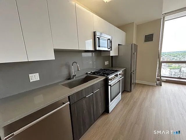 401 Atlantic St #26A — Photo 10