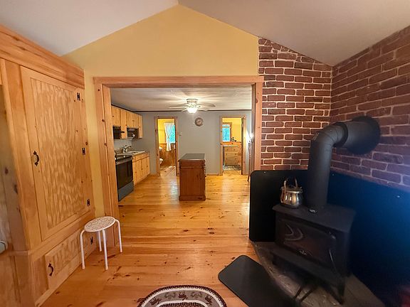 3rd image of 51 Rhode Island Avenue