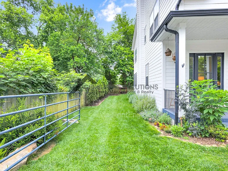 704 W End Cir — Photo 46
