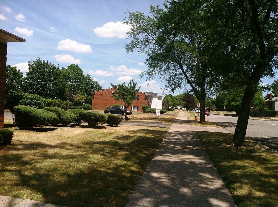 2nd image of 195 Gerald St APT 14