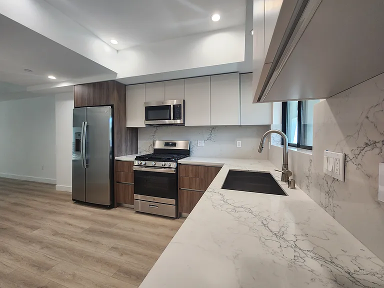 6061 Fulton Ave #6 — Photo 25