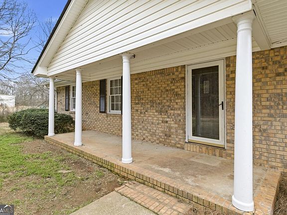 5th image of 126 Jeffery Ln