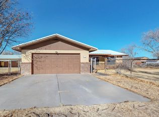 13 Quail Run Dr, Los Lunas, NM 87031