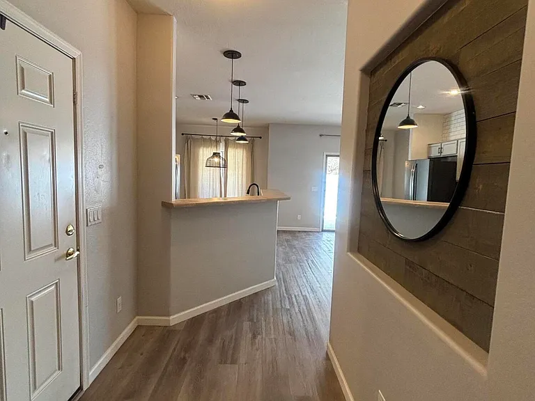 948 E Savannah Dr — Photo 38