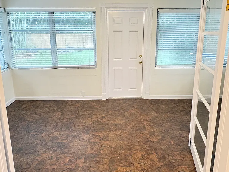 3243 N Orange Ave — Photo 14